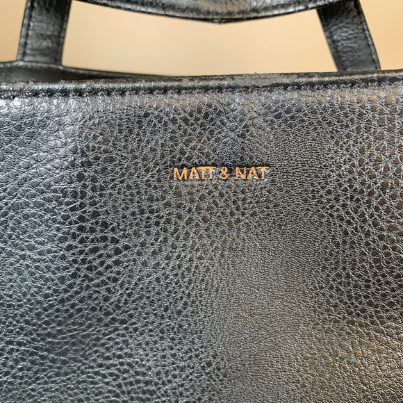 MATT & NAT Vegan leather Black Purse Handbag w/Shoulder Strap - Picture 2 of 14